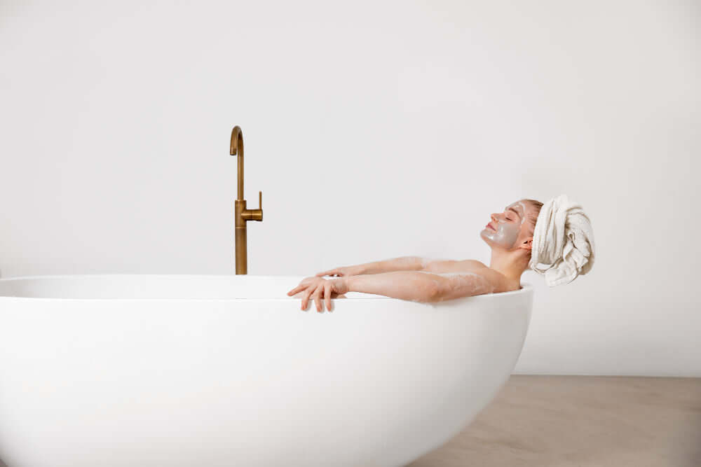 The Benefits of Using Magnesium Bath Flakes for Relaxation and Improved Sleep